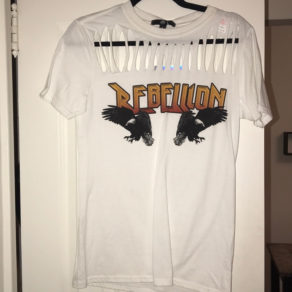 White destroyed t shirt